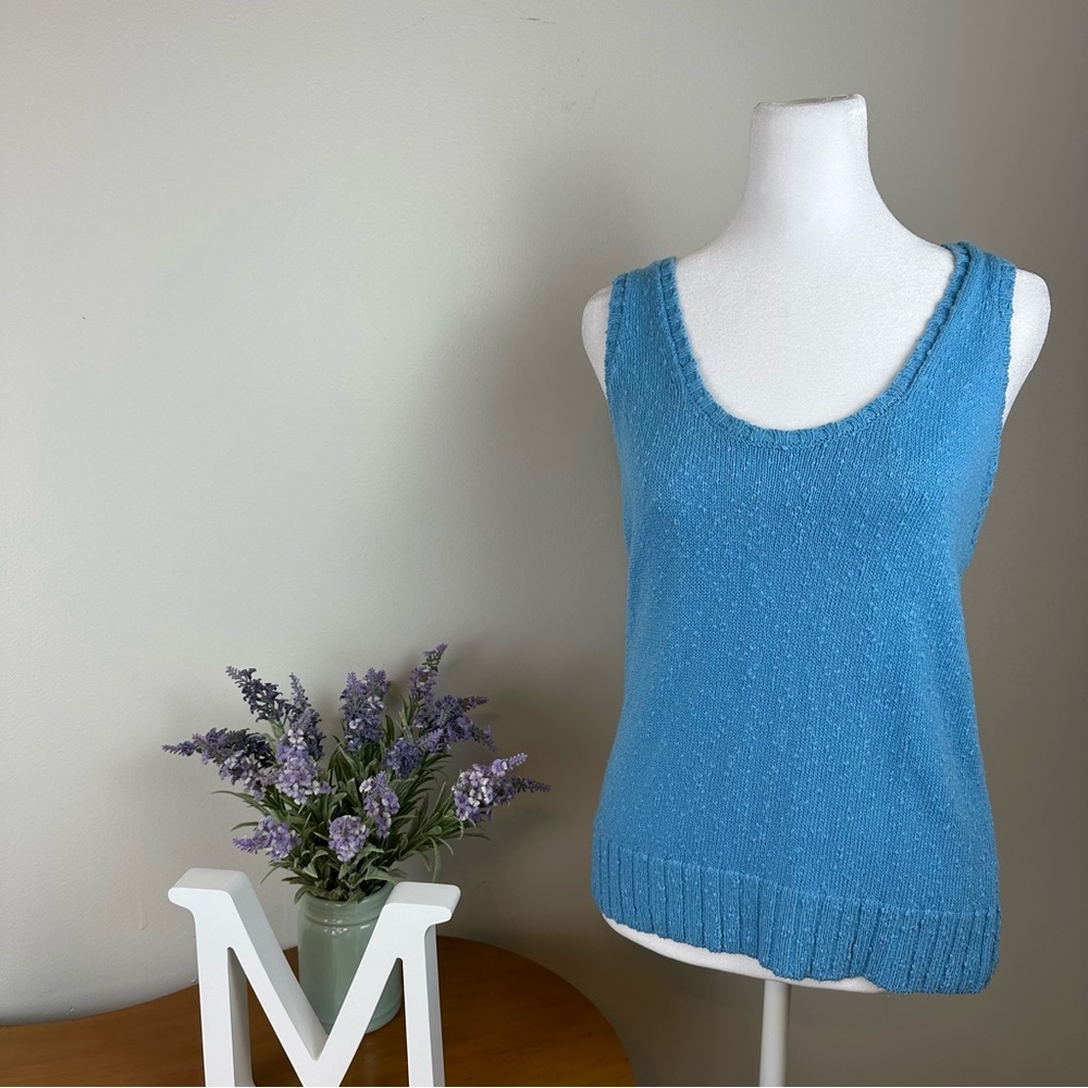 Loft Scoop Neck Sleeveless Sweater - soft blue - Size Small - EUC
